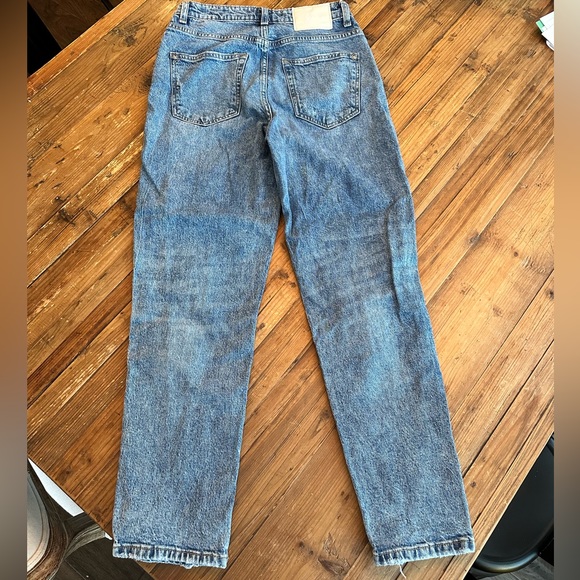 Zara ripped mom fit jeans - Picture 3 of 4